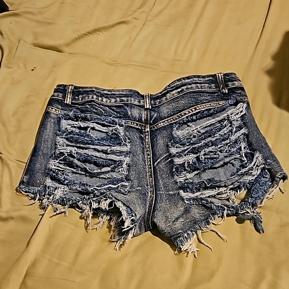 Ripped distressed short Jean shorts, s large